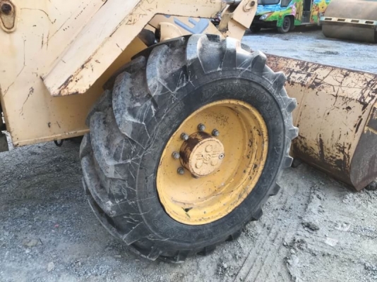 ขาย 265,000 รถตักหน้าขุดหลัง FOREDIL 4013C เครื่องดี เกียร์แรง ยางสวย ระบบพร้อมใช้ เอกสารชื่อขาย  รถอยู่  นครปฐม โทร 0610710295  สนใจ รายการสินค้า อื่นๆ ที่ เว็ปไชค์ Truck2Hand https://www.truck2hand.com/index.php?actions=content/search&amp;member_id=1361