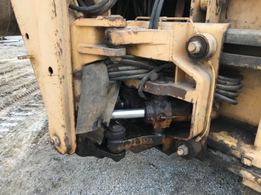 ขาย 265,000 รถตักหน้าขุดหลัง FOREDIL 4013C เครื่องดี เกียร์แรง ยางสวย ระบบพร้อมใช้ เอกสารชื่อขาย  รถอยู่  นครปฐม โทร 0610710295  สนใจ รายการสินค้า อื่นๆ ที่ เว็ปไชค์ Truck2Hand https://www.truck2hand.com/index.php?actions=content/search&amp;member_id=1361