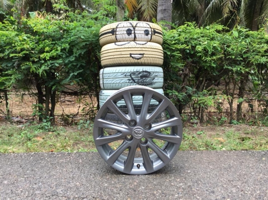 ขายล้อแม็ก Toyota New Vios 12 ก้าน สีรมดำแท้ ขอบ 15 4 วง ราคา 3,500 บาท ขายล้อแม็ก Toyota New Vios 12 ก้าน สีรมดำแท้ ขอบ 15 4 วง ราคา 3,500 บาท