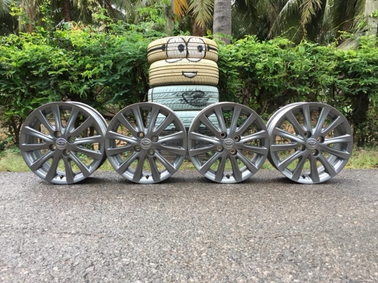 ขายล้อแม็ก Toyota New Vios 12 ก้าน สีรมดำแท้ ขอบ 15 4 วง ราคา 3,500 บาท ขายล้อแม็ก Toyota New Vios 12 ก้าน สีรมดำแท้ ขอบ 15 4 วง ราคา 3,500 บาท