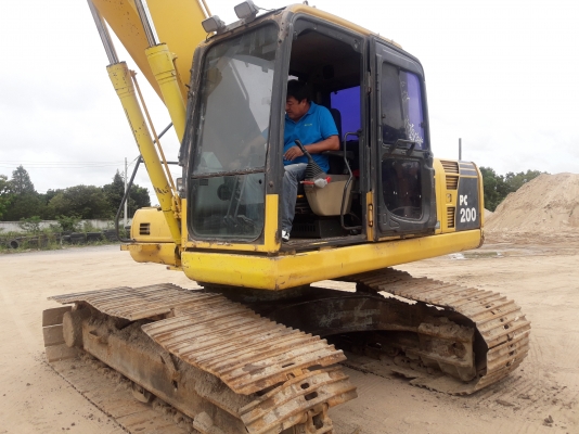 ขายรถแบคโฮ KOMATSU PC200 -8 โหนาไฟฟ้าเต็มเอกสารทะเบียนแอร์เย็น