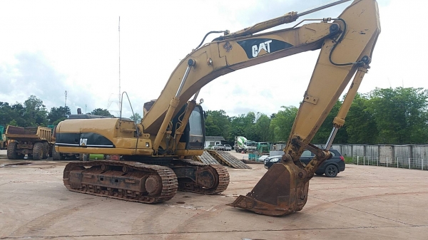 ขาย 790,000 CAT 330 C ไฟฟ้าครบ เครื่องดี ปั๊มแรง เอวแน่น ช่วงล่างเต็ม รถสวยพร้อมใช้ เอกสารหนังสือสัญญาซื้อขาย รถพร้อมใช้ รถอยู่ อุดร 090-772-3710 090-772-3708