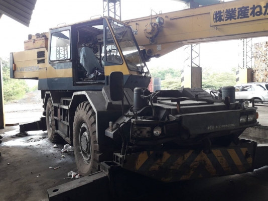 ขายโคมัสสุเครน 25 ตันสภาพสวยพร้อมใช้งานเล่มทะเบียนราคา 600,000