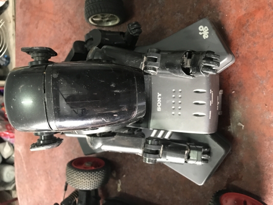 ขายเหมา รถบังคับ2คัน หุ่นยนต์สุนัขยี่ห้อSONY 1ตัว ในเข้าญี่ปุ่นขายตามสภาพ ราคา9,500