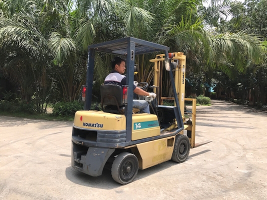 ขายFORKLIFT KOMATSU FG14-15(1.5ตัน) สวยเดิมจากญี่ปุ่น ยังไม่เคยใช้ในไทย 115,000เท่านั้น!!