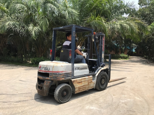 ขายFORKLIFT KOMATSU FG20-11(2ตัน) สวยเดิมจากญี่ปุ่น ยังไม่เคยใช้ในไทย 135,000เท่านั้น!!
