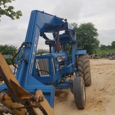 ขายรถคีบอ้อย FORD 77 เกียธรรมดา เล่มทะเบียน