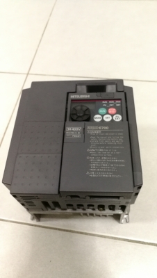 อินเวอร์เตอร์3แรง380v 2.2kw รุ่น มิตซูE700