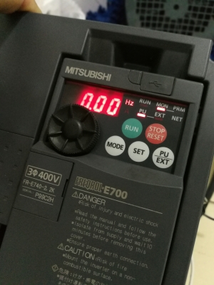 อินเวอร์เตอร์3แรง380v 2.2kw รุ่น มิตซูE700