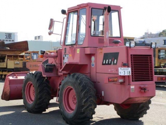 ขายรถตักล้อยาง CATERPILLAR 910F ขั่วโมงน้อย นำเข้าจากญี่ปุ่นพร้อมใช้ครับ สนใจติดต่อ 063-9316985 ID LINE : 0639316985