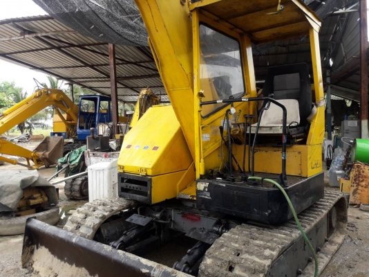 ขายรถขุด Hanix รุ่นSB30 รถขนาดเทียบเท่ากับPC50  เครื่องยนต์Mitsubishi K4M  ปั้มเฟือง คอนโทรลลูกหมาก แขนสไลด์ ติดตั้งลายหัวเจาะและหัวเจาะ มีบุ้งกี๋