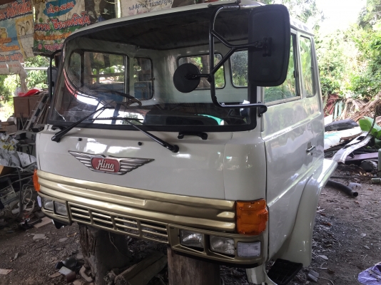 ขาย หัวสิบล้อ HINO F18 สีใหม่ อุปกรณ์ครบ เบาะภายในทำใหม่ ยกใส่ได้เลย
