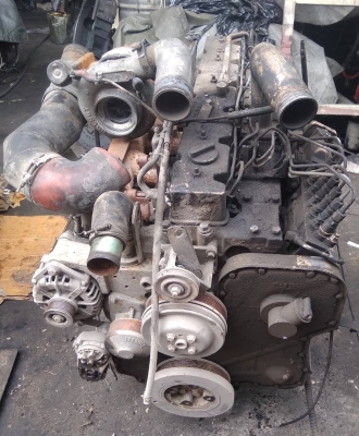 ขายเครื่อง cummins 6CT 300 แรง - 061-782-8785