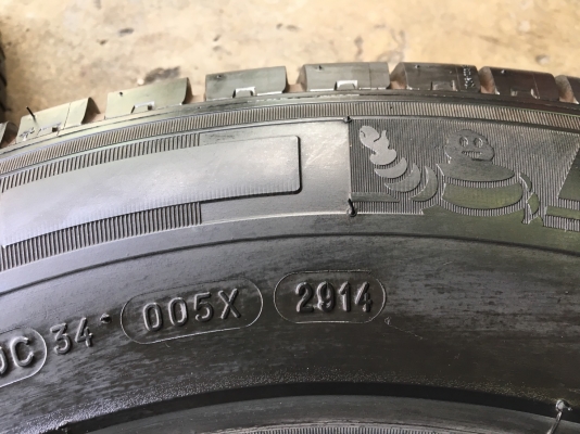 ล้อแม็ก ISUZU D-MAX ขอบ 15 พร้อมยาง 215-70-15 Michelin ปี 14