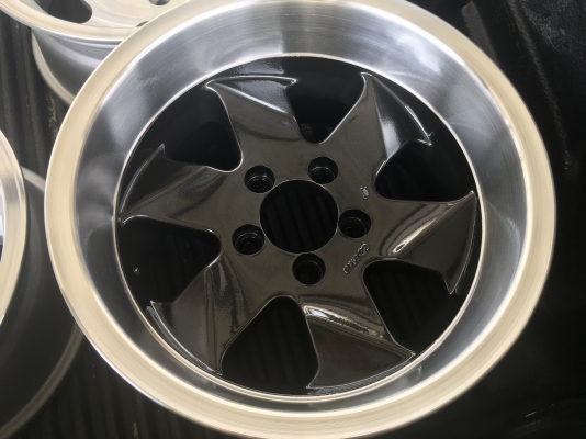 ล้อenkei ขอบ15กว้าง8.5 et-20 5รู 114.3  ทำสีมาใหม่  ล้อหนา ไม่คด ไม่ดุ้ง ไม่มีซ่อม ส่งได้ทั่วไทย