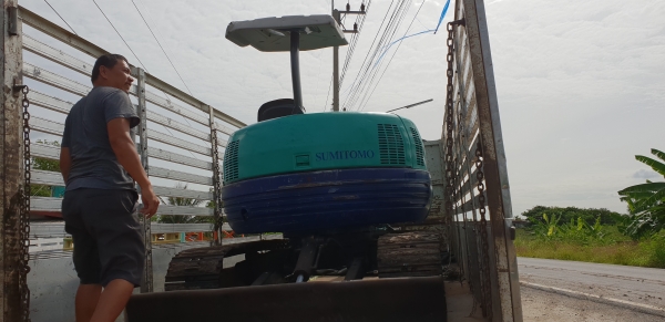 ขายด่วนรถเเบคโฮ ซูมิโตโมSH40JXรถนอกเพื่งนำเข้ามาใหม่สวยเดิมๆเคื่องดีปั่มแรงคอลโทลน้ำมันปั้มนิ้ว บูมอามร์สวยเร็วแรงไม่โหลด เครื่องอีซูซู4สูบระบบเต่ากะต่ายครบรถยังไม่เคยใช้งานในไทยเลย