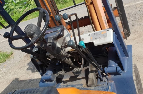 ขายด่วนรถยกTOYOTA5FG14ยก1.5ตันเสาสูง3เมตรรถนอกสวยๆนำเข้ายังไม่เคยใช้งานในเมืองไทยเลย