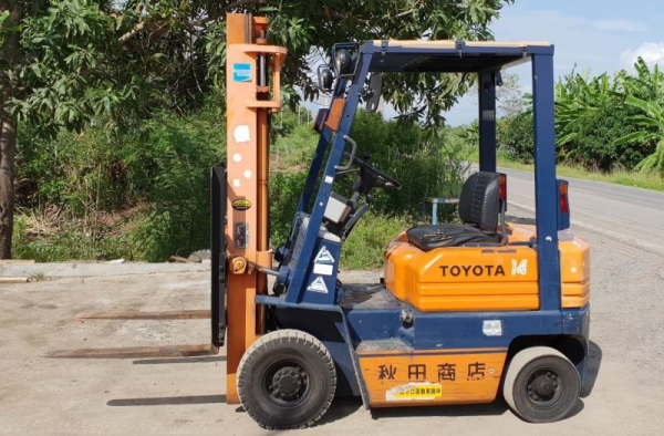 ขายด่วนรถยกTOYOTA5FG14ยก1.5ตันเสาสูง3เมตรรถนอกสวยๆนำเข้ายังไม่เคยใช้งานในเมืองไทยเลย