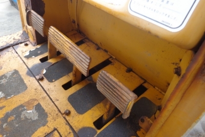 ขายรถตักตีนตะขาบ CATERPILLAR 951C (สภาพดี)