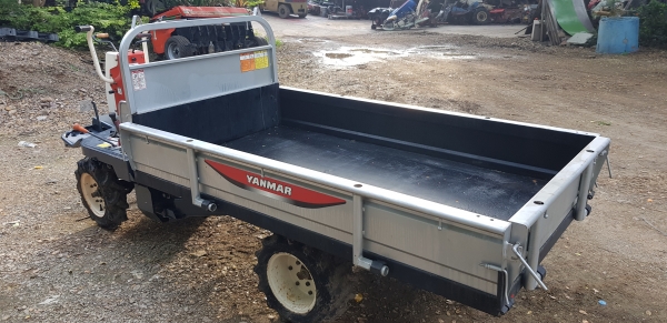 นั่งขับ 4 x 4 พร้อมใช้งาน