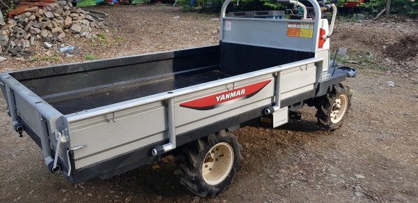 นั่งขับ 4 x 4 พร้อมใช้งาน