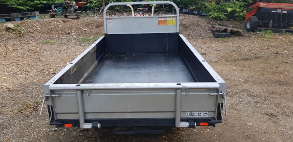 นั่งขับ 4 x 4 พร้อมใช้งาน