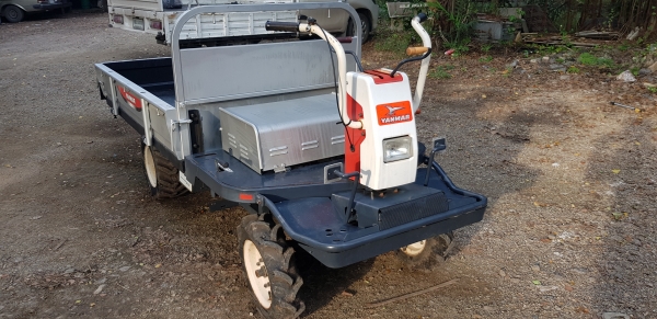 นั่งขับ 4 x 4 พร้อมใช้งาน