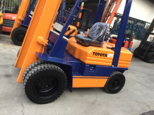 ขาย โตโยต้า รุ่น 5 เครื่องดีเซล 2.5 ตัน