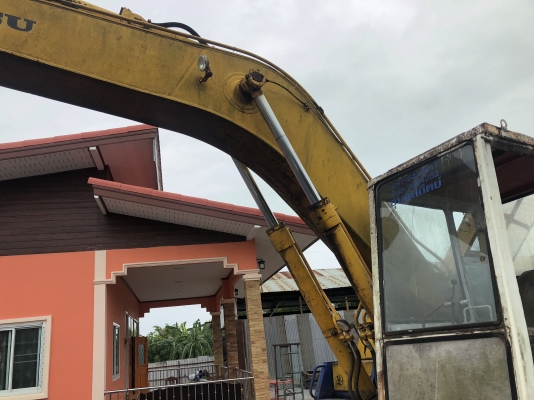 ขายแมคโคKOMATSU 200-3 สภาพพร้อมใช้