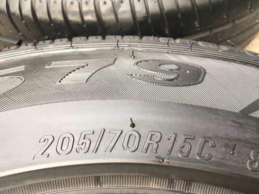 ยาง 205-70-15 Maxxis ปี 17 ดอกเต็มๆทุกเส้น มีตุ่ม