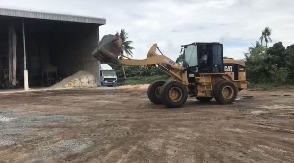 ขาย 985,000 รถตักล้อยาง CATTERPILLAR 924G เครื่องดี เกียร์แรง ระบบไฮโดรลิกสมบูรณ์ เอกสารอินวอยท์  รถอยู่  นครปฐม โทร 0610710295  สนใจ รายการสินค้า อื่นๆ ที่ เว็ปไชค์ Truck2Hand https://www.truck2hand.com/index.php?actions=content/search&amp;member_id=1361