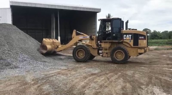 ขาย 985,000 รถตักล้อยาง CATTERPILLAR 924G เครื่องดี เกียร์แรง ระบบไฮโดรลิกสมบูรณ์ เอกสารอินวอยท์  รถอยู่  นครปฐม โทร 0610710295  สนใจ รายการสินค้า อื่นๆ ที่ เว็ปไชค์ Truck2Hand https://www.truck2hand.com/index.php?actions=content/search&amp;member_id=1361