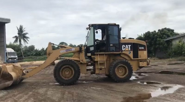 ขาย 985,000 รถตักล้อยาง CATTERPILLAR 924G เครื่องดี เกียร์แรง ระบบไฮโดรลิกสมบูรณ์ เอกสารอินวอยท์  รถอยู่  นครปฐม โทร 0610710295  สนใจ รายการสินค้า อื่นๆ ที่ เว็ปไชค์ Truck2Hand https://www.truck2hand.com/index.php?actions=content/search&amp;member_id=1361