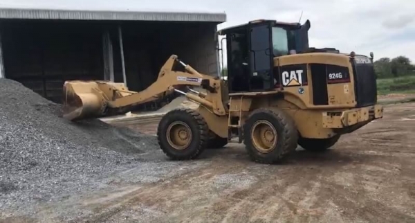 ขาย 985,000 รถตักล้อยาง CATTERPILLAR 924G เครื่องดี เกียร์แรง ระบบไฮโดรลิกสมบูรณ์ เอกสารอินวอยท์  รถอยู่  นครปฐม โทร 0610710295  สนใจ รายการสินค้า อื่นๆ ที่ เว็ปไชค์ Truck2Hand https://www.truck2hand.com/index.php?actions=content/search&amp;member_id=1361
