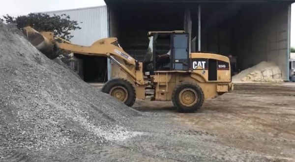 ขาย 985,000 รถตักล้อยาง CATTERPILLAR 924G เครื่องดี เกียร์แรง ระบบไฮโดรลิกสมบูรณ์ เอกสารอินวอยท์  รถอยู่  นครปฐม โทร 0610710295  สนใจ รายการสินค้า อื่นๆ ที่ เว็ปไชค์ Truck2Hand https://www.truck2hand.com/index.php?actions=content/search&amp;member_id=1361