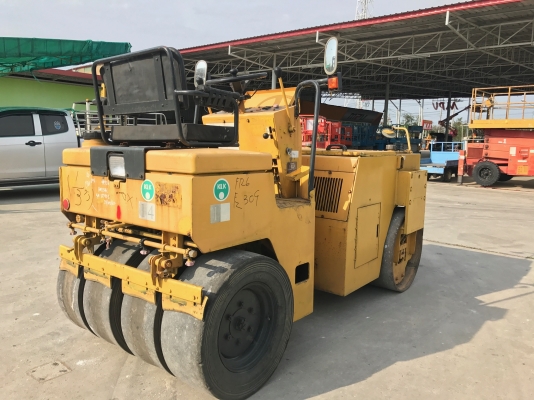 ขายรถบด2.5ตันBOMAGรุ่นBW115ACรถนอกนำเข้าไม่เคยใช้งานในไทย หน้าเหล็กหลังยาง ขับ2เพลาเอวอ่อน  เครื่องคูโบต้า3สูบสภาพดีพร้อมใช้งาน มีให้เลือกหลายคันหลายขนาดLine:Jiraroj2909