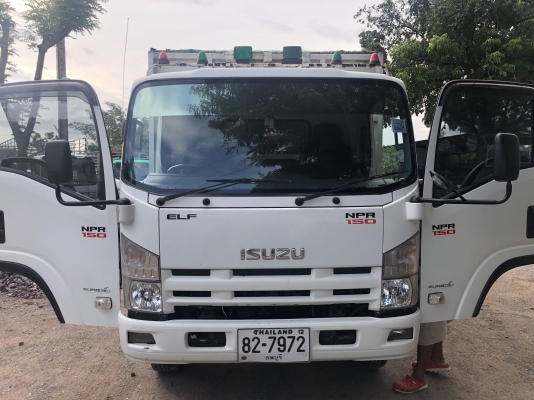 ขายรถ6ล้อNPR150แรงยูโร3จดปี58กระบะเหล็กยาว5เมตรพร้อมคอกหมูและลิฟท์ท้าย