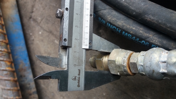 ขายสายไฮดรอลิคยาว3เมตมี2เส้น650รวมส่ง