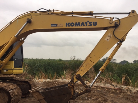 ขายด่วน แมคโค KOMATSU PC200-8