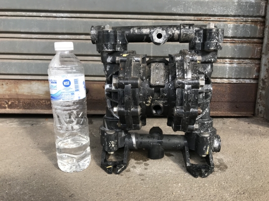 ขายปั้มไดอะแฟรม โครงสร้างพลาสติก made in USA. สภาพดีภายนอกไม่สวย ดูดแรง พร้อมใช้งาน ราคา 2,800 บาท