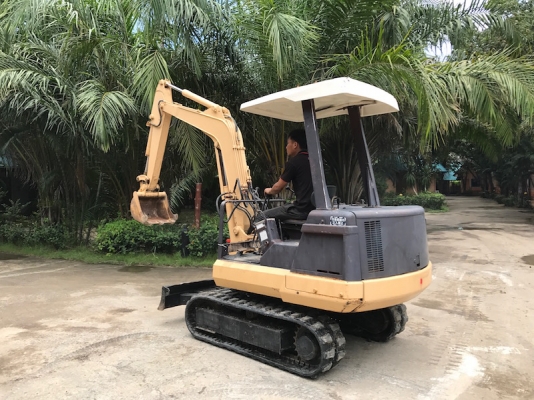 ขายแบคโฮ KUBOTA KX26(pc30) คอนโทลดี ปั้มแรง แน่นๆ สวยเดิมจากญี่ปุ่น100\% ทำงานสมบูรณ์ทุกระบบ รับรองไม่ผิดหวัง 235,000 เท่านั้น!!