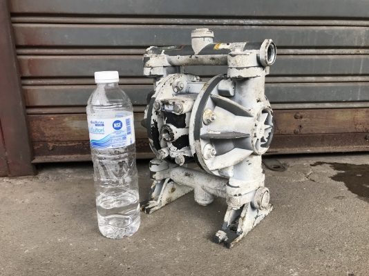 ขายปั้มไดอะแฟรม โครงสร้างพลาสติก made in USA. สภาพดีภายนอกไม่สวย ดูดแรง พร้อมใช้งาน ราคา 2,300 บาท