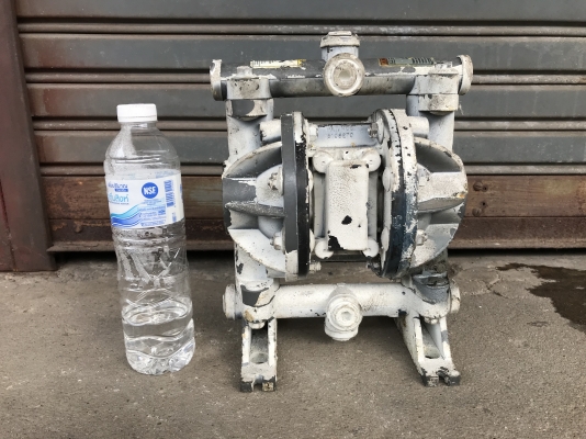 ขายปั้มไดอะแฟรม โครงสร้างพลาสติก made in USA. สภาพดีภายนอกไม่สวย ดูดแรง พร้อมใช้งาน ราคา 2,300 บาท