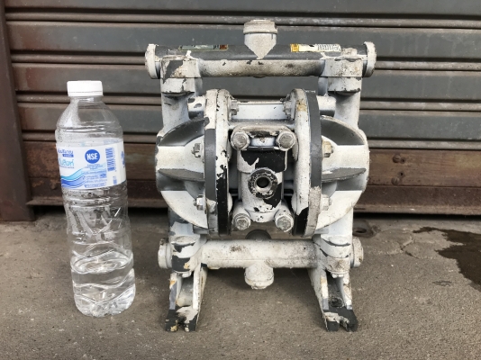 ขายปั้มไดอะแฟรม โครงสร้างพลาสติก made in USA. สภาพดีภายนอกไม่สวย ดูดแรง พร้อมใช้งาน ราคา 2,300 บาท