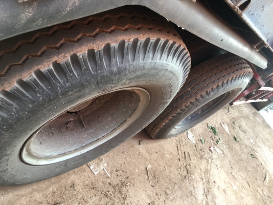 ขายหางพนัสยาว10เมตร 2เพลา  จะใส่ฝาข้างก็ได้เปลือยก็ได้  หนัก6ตัน