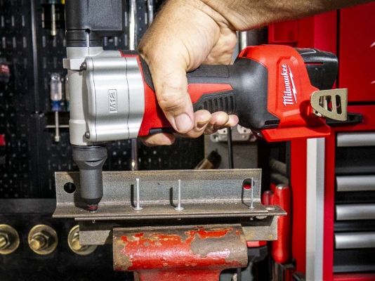 สุดยอดนวัตกรรม ปืนยิงรีเวทไฟฟ้า Milwaukee 2550-20 ลืมการปวดมือจากการบีบไปได้เลย **ราคาเครื่องเปล่าไม สุดยอดนวัตกรรม ปืนยิงรีเวทไฟฟ้า Milwaukee 2550-20 ลืมการปวดมือจากการบีบไปได้เลย **ราคาเครื่องเปล่าไม