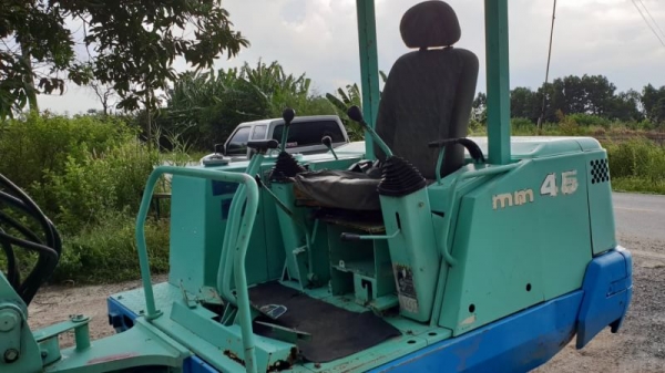 ขายด่วนรถเเบคโฮ มิสซูMM45เทียบเท่าPD45รถนอกเพื่งนำเข้ามาใหม่สวยเดิมๆเคื่องดีปั่มแรงคอลโทลสั่นปั้มนิ้ว บูมอามร์สวยเร็วแรงไม่โหลด เครื่องมิสซู4สูบระบบเต่ากะต่ายครบรถยังไม่เคยใช้งานในไทยเลย