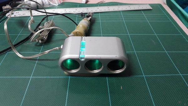 SOCKET ต่อแยกไฟที่จุดบุหรี่ แบบ3ช่อง มือสองจากญี่ปุ่น