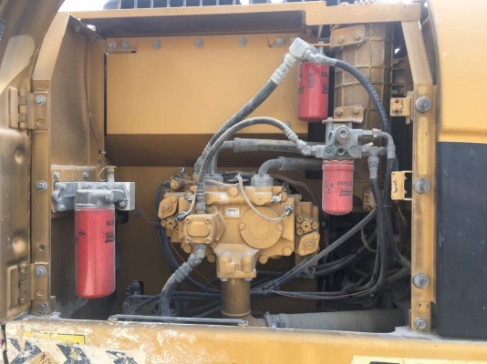 รถแบคโฮ CAT320DL