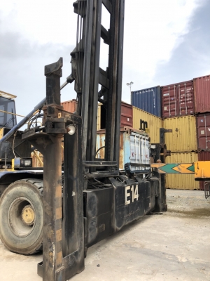 รถยกตู้